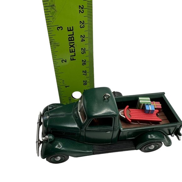 Hallmark Keepsake Ornament 1937 Ford V 8 All American Trucks 1998 Vintage - Picture 11 of 11